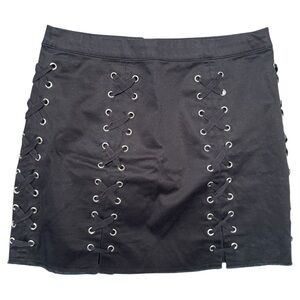 Forever 21 Black Lace-Up Grommet Mini Skirt Y2K Grunge Style Women’s Small